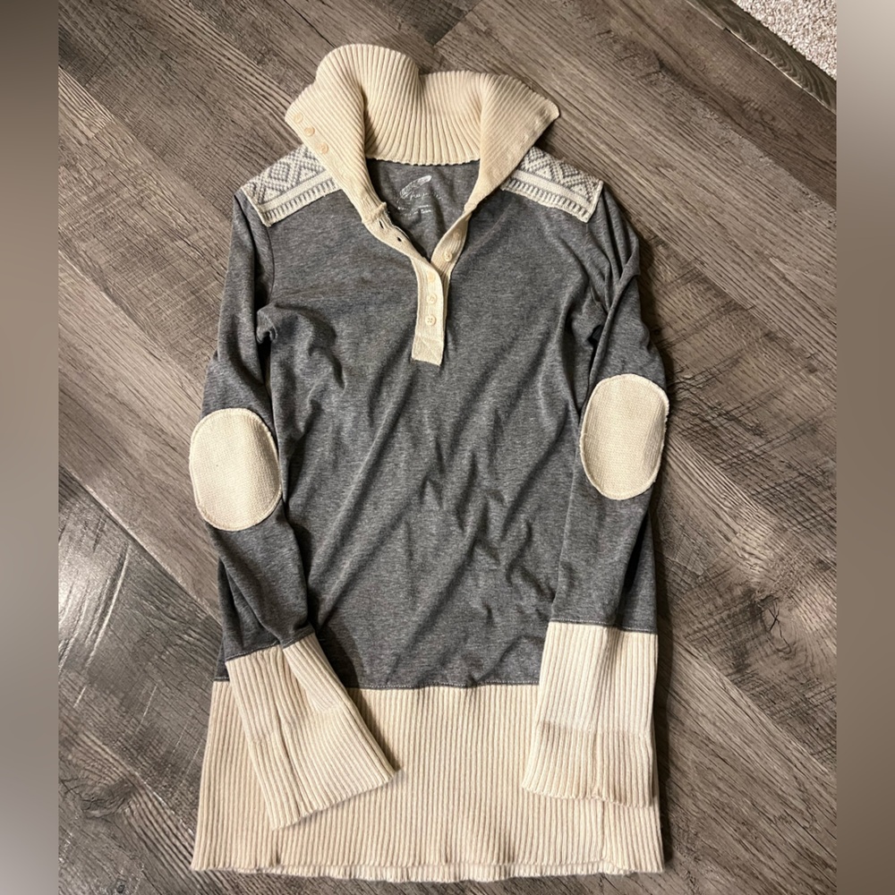 Vintage Y2K  Free People Gray sweater with Cream Knit Trim & elbow patches